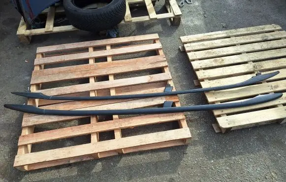 Roof bar rail