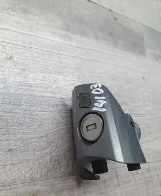 Mercedes-Benz C W204 Front door lock (next to the handle) 