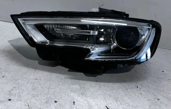 Audi A3 S3 8V Headlight/headlamp 8V0941005E