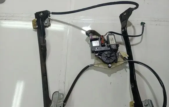 Volkswagen Touran I Sliding door window regulator with motor 