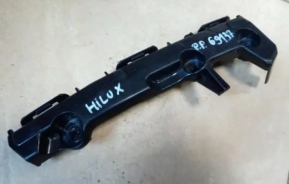 Front bumper mounting bracket