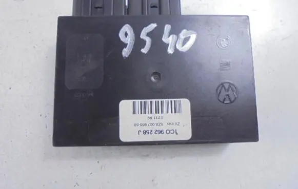 Volkswagen Golf IV Central body control module 1C0962258J