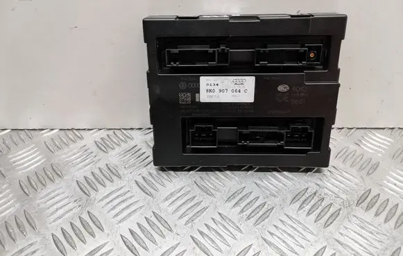 Audi A4 S4 B8 8K Comfort/convenience module 8K0907064C