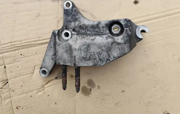 KIA Picanto Engine mounting bracket