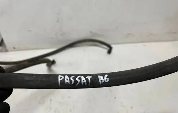 Volkswagen PASSAT B6 Headlight washer hose/pipe 130071204