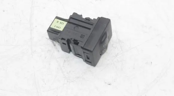 Toyota Prius+ (ZVW40) Headlight level height control switch