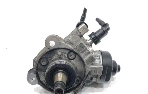 Hyundai i40 Fuel injection high pressure pump 33100-2A600