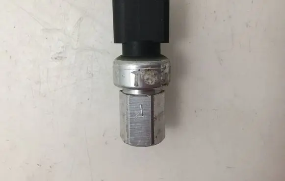 Volkswagen Sharan Air conditioning (A/C) pressure sensor 1J0959126