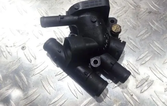 Volvo S40, V40 Engine coolant pipe/hose 8200065390 8200065392