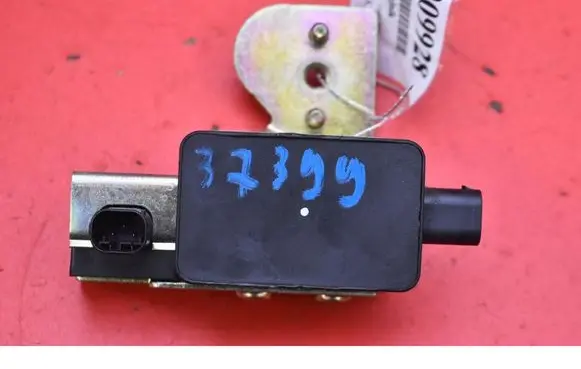 Volkswagen Golf IV Sensor 1J0907657A