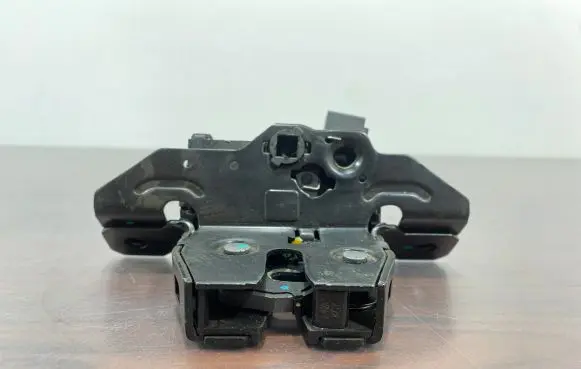 Opel Mokka Tailgate/trunk/boot lock/catch/latch 16587640