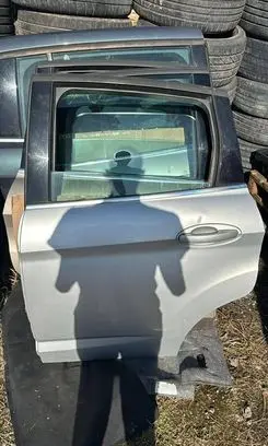 Ford C-MAX II Rear door 005
