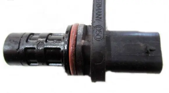 Volkswagen Scirocco Crankshaft position sensor 0261210329