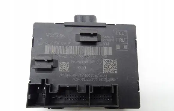 Audi A3 S3 8V Door control unit/module 5Q0959595B
