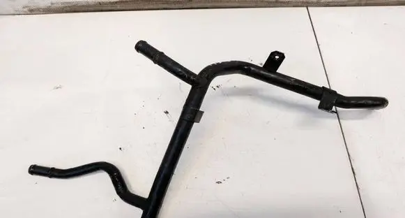 Volkswagen PASSAT B6 Engine coolant pipe/hose 03G121065H