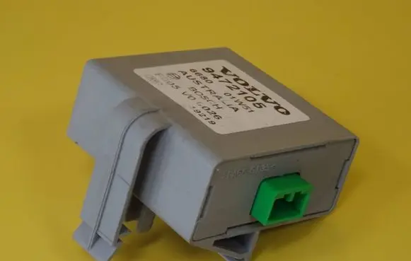 Volvo V70 Alarm control unit/module 9472105