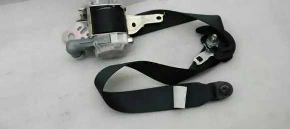 Mitsubishi Lancer X Front seatbelt 7000B624