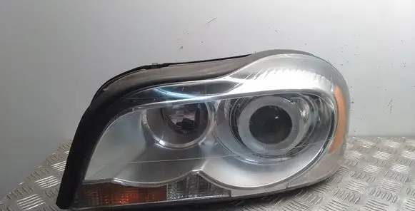 Volvo XC90 Headlight/headlamp 31111845