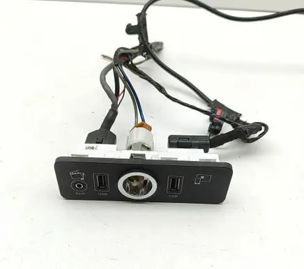 Jaguar F-Type AUX in-socket connector FK7219C166GB