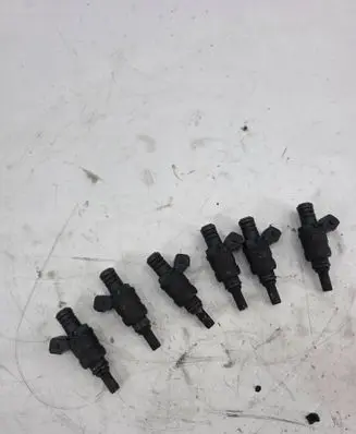 BMW 7 E38 Fuel injectors set 