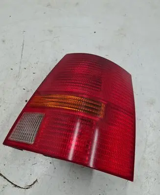 Volkswagen Golf IV Rear/tail lights 284302