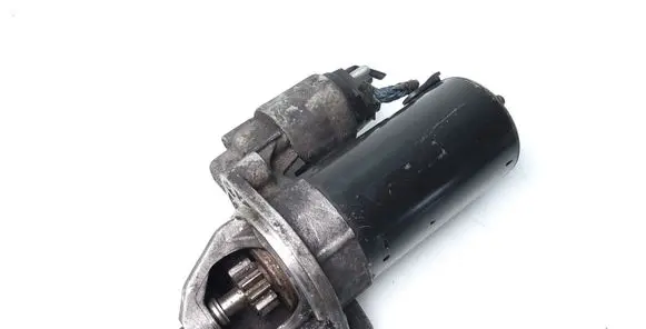 Mercedes-Benz C W204 Starter motor 0061512501 0001115047