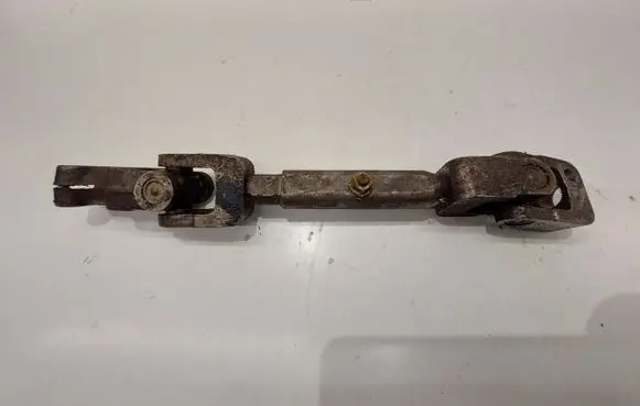 Volkswagen PASSAT B3 Steering column universal joint 191419955