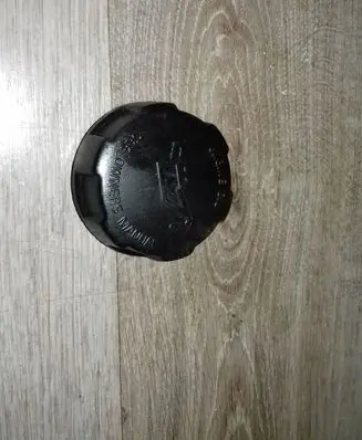Volvo V70 Oil filler cap 