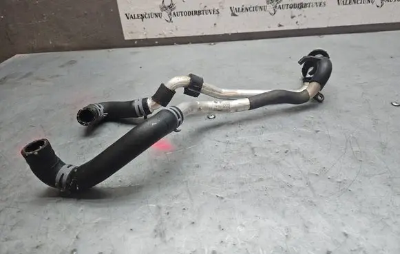 Engine coolant pipe/hose