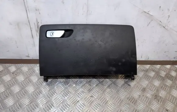 Audi A3 S3 8V Glove box lid/cover 