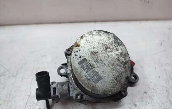 Nissan Qashqai+2 Vacuum pump 146503760R