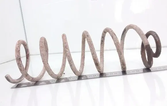 Volkswagen Golf III Rear coil spring
