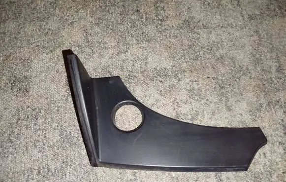 Audi TT Mk1 Rear/tail light trim molding 8N0807533