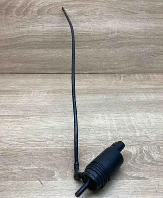 BMW 5 E60 E61 Windscreen/windshield washer pump 8377612