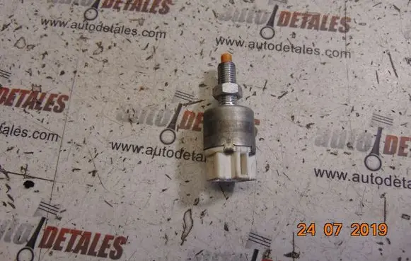 Lexus IS 220D-250-350 Brake pedal sensor switch