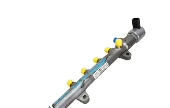 Mercedes-Benz C W204 Fuel main line pipe A6510700495 R9144Z240A