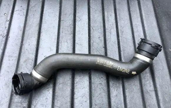 Mercedes-Benz C W205 Engine coolant pipe/hose A2055013182