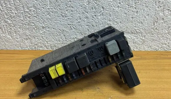 Mercedes-Benz C W203 SAM control unit 2035453201 5DK00848612