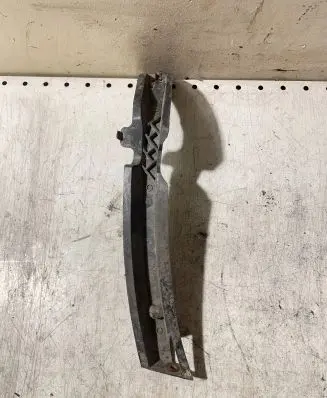 Volkswagen PASSAT B6 Front bumper mounting bracket 3C0807178