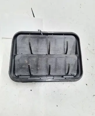 Seat Altea Quarter panel pressure vent 5P0819465A