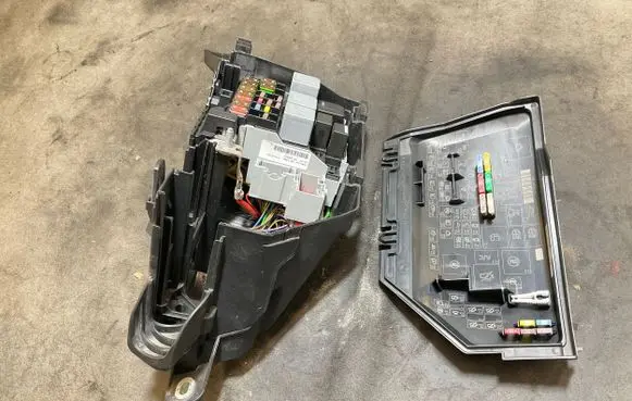 Land Rover Discovery Sport Fuse box set HK7214A076KA
