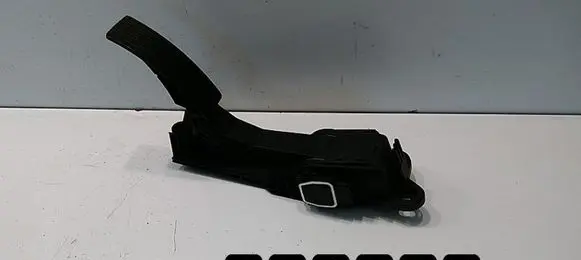 Mercedes-Benz ML W164 Accelerator throttle pedal a1643000004