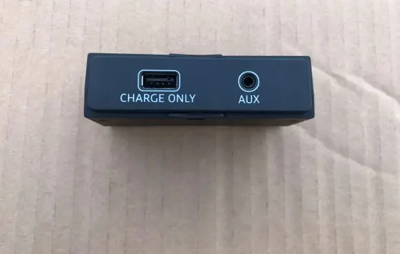 Audi A4 S4 B9 AUX in-socket connector 8W0035726
