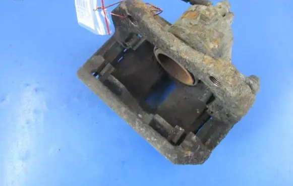Nissan Primera Front brake caliper