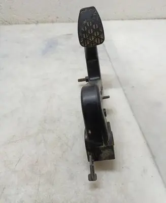 Mercedes-Benz Sprinter W901 W902 W903 W904 Clutch pedal A9012902416 A9012901916