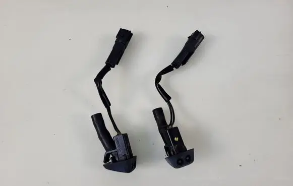 Volvo S60 Windshield washer spray nozzle 