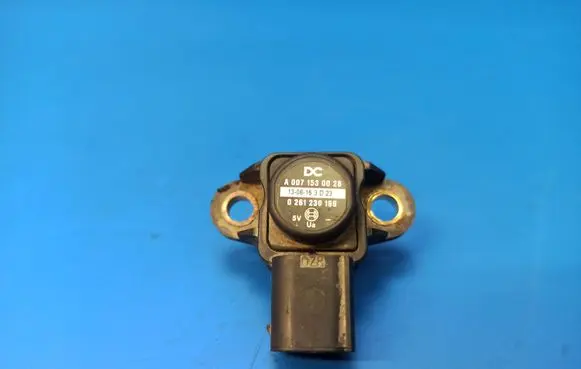 Mercedes-Benz E W212 Air pressure sensor A0071530028