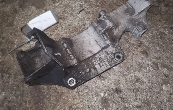 Generator/alternator bracket