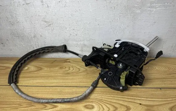 Audi Q7 4L Gear shifter/selector 4L2713041N 10000509806 02112006004971