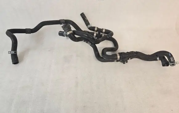 Volvo XC40 Engine coolant pipe/hose 32252121
